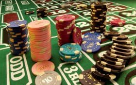 Layar bonus putaran gratis Wolf Gold dengan pengganda aktif